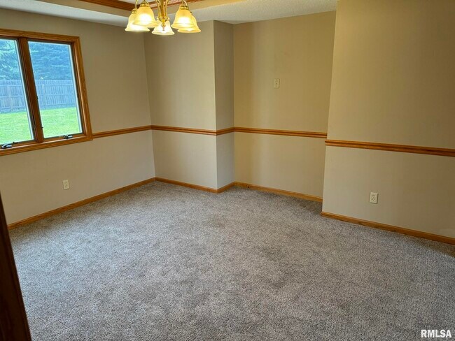 Foto del edificio - 1318 W 52nd St