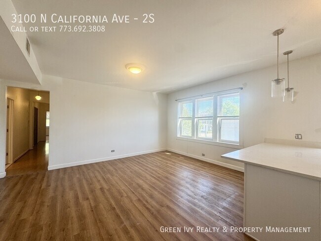 Building Photo - 3100 N California Ave