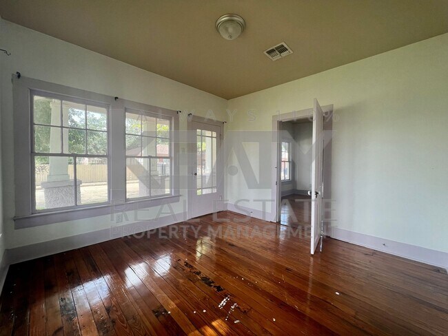Foto del edificio - 3 Bedroom, 1 Bathroom House is Available Now!