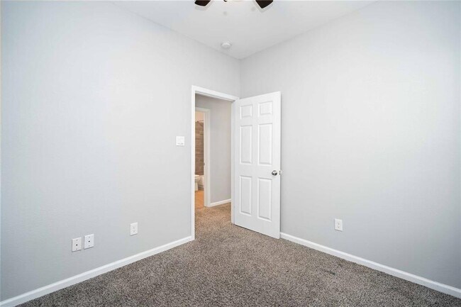 Building Photo - 5101 Southwind St