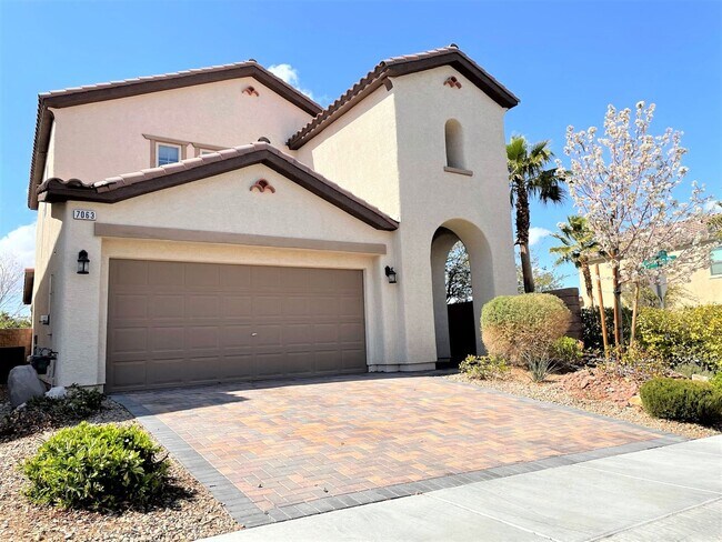Foto del edificio - If you’ve been looking for a home in Southwest Las Vegas with no neighbors behind… this is the one!