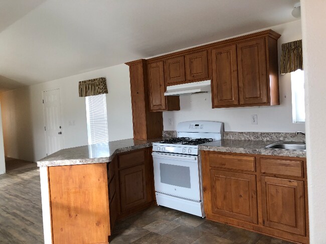 Building Photo - 5050 S Hickory Post Rd