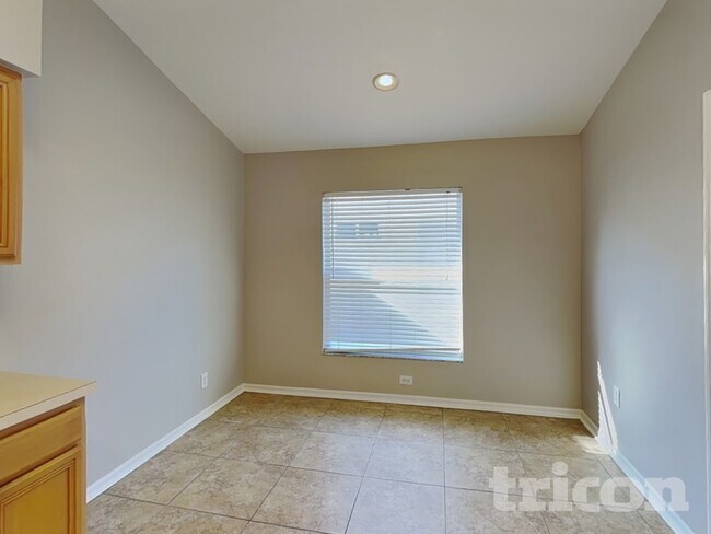 Building Photo - 1926 Sean Wood Cir