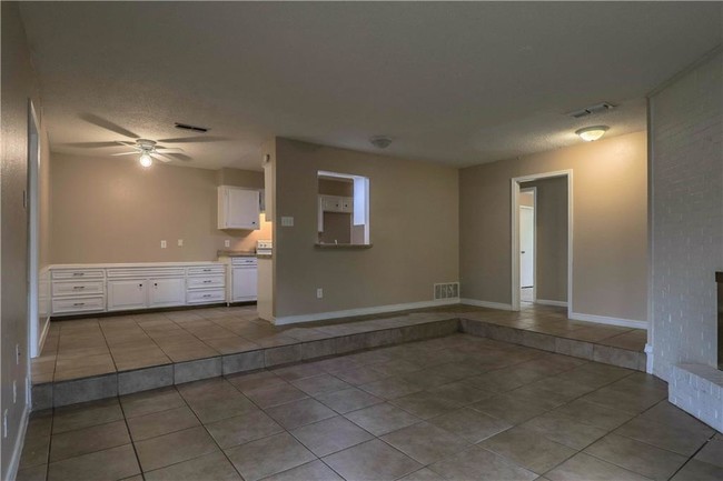 Building Photo - 11349 Quail Run St