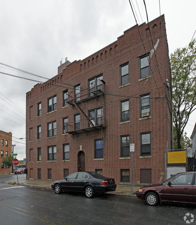 Building Photo - 133 Seaview Ave