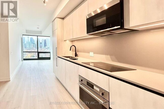 Building Photo - 35 Parliament St