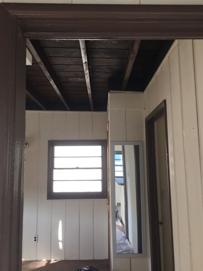 Foto del edificio - Silver Strand Beach - One bedroom, one bath upstairs bungalow