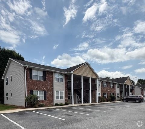 Building Photo - 1020 Westbrook Ct