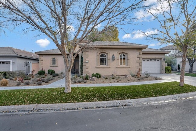 Building Photo - 904 Pont Chartrain Dr