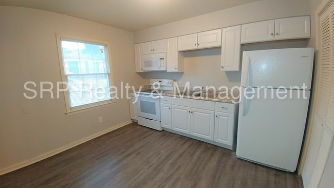 Foto del edificio - 1 Chesterfield Ct