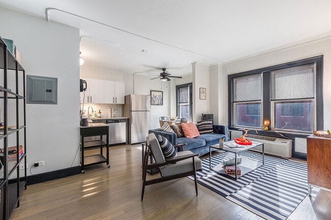 Building Photo - The Edison