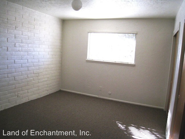 Foto del edificio - 5900 Marble Ave NE