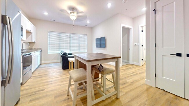Foto del interior - 305 W Washington