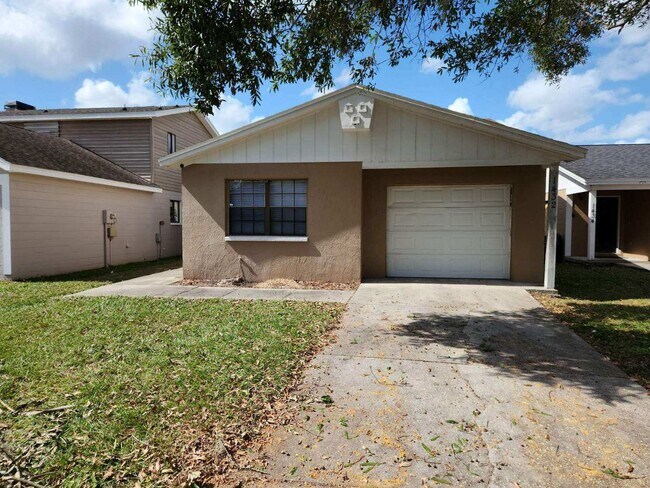 Foto del edificio - Three Bedroom Two Bath Home in S Lakeland
