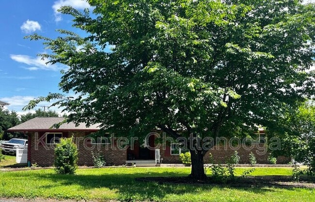 Foto del edificio - 1635 Green Hills Dr