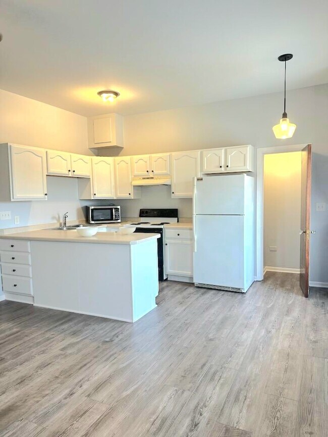 18 E Railroad St, Sandwich, IL 60548 House Rental in Sandwich, IL