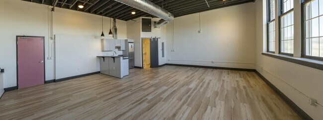Foto del edificio - 210 East St