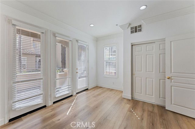 Foto del edificio - 21386 Armilla Cir