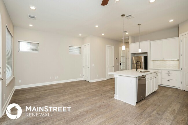 Foto del edificio - 5117 Royal Heath Dr