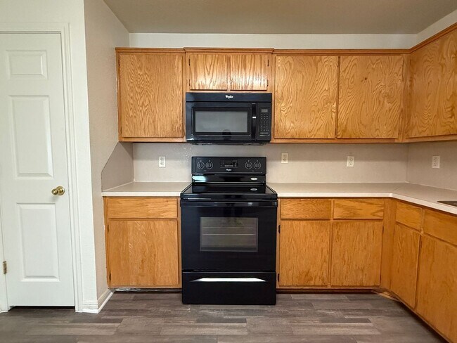 Building Photo - 202 Castellon Ct