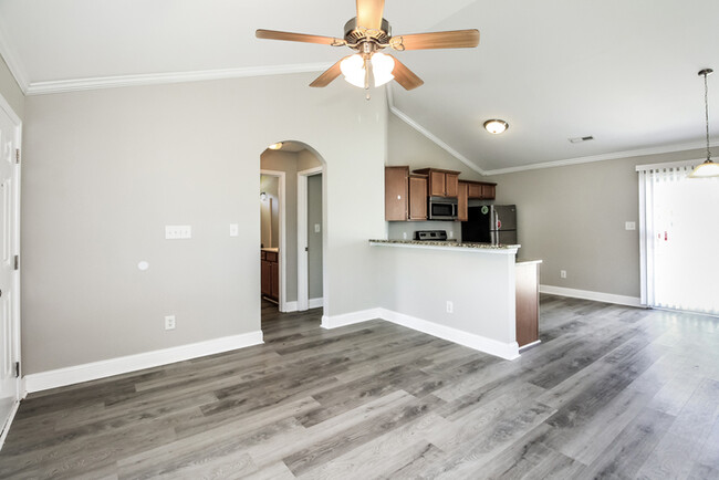 Building Photo - 486 Overcrest St