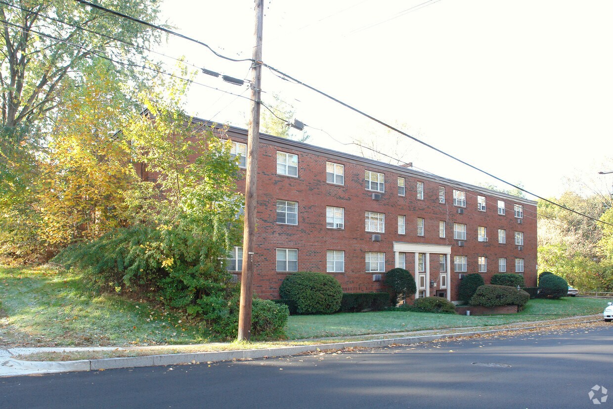 Westphal Apartments 71 Westphal St West Hartford, CT Apartments for