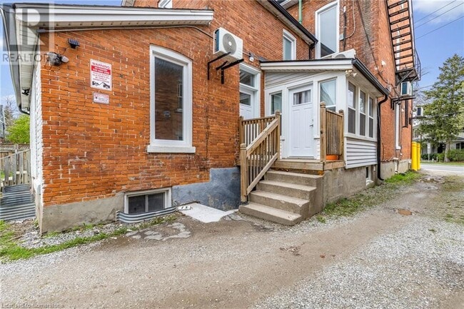 Building Photo - 82 Welland Ave