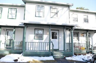 Building Photo - 27 Maple St
