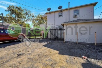Building Photo - 691 El Camino Ave