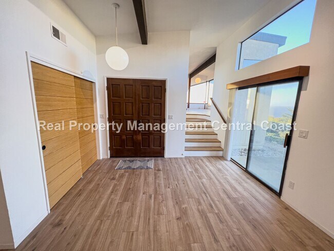 Building Photo - AVAILABLE AUGUST - Beautiful Los Osos Home...
