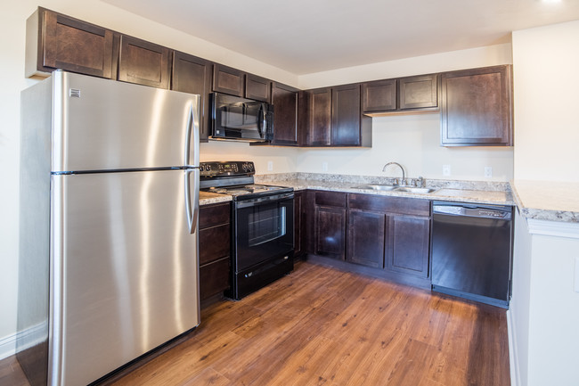 Kitchen 2x1 Flat - Trailside Flats