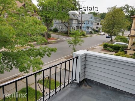 Foto del edificio - 127 Fairview Ave