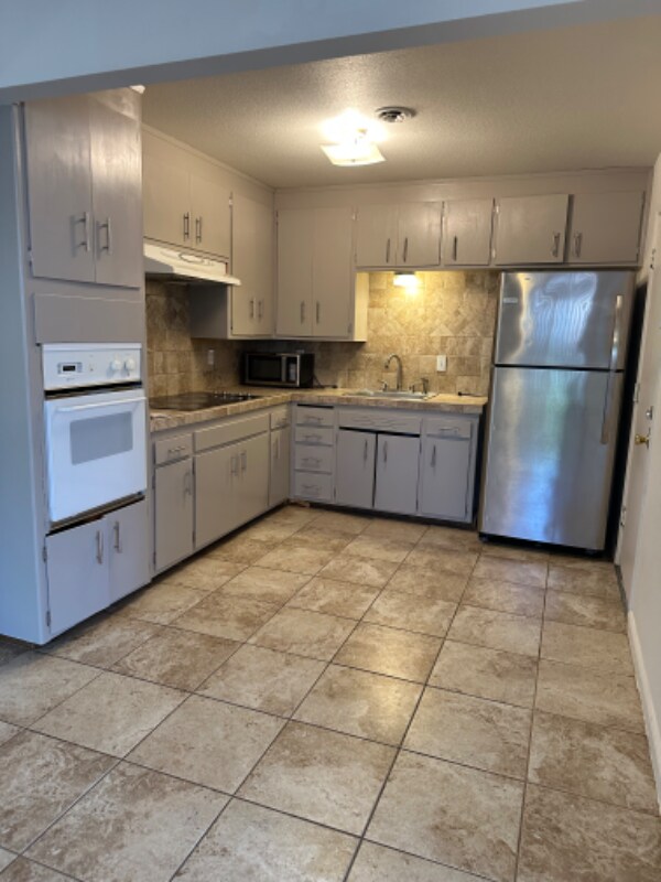 Building Photo - 2405 Wurth Ct