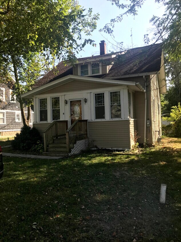 Primary Photo - 9505 Cayuga Dr