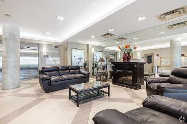 Lobby Photo - Park Ridge Place I-III