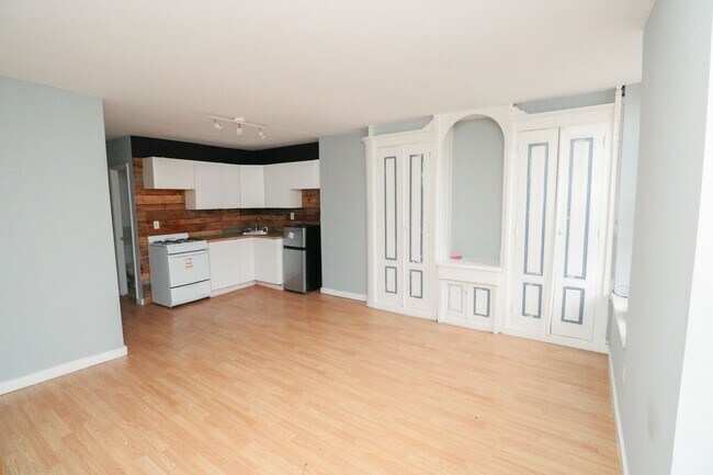 Photo - 1839 Master St Apartment