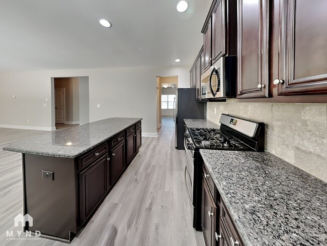 Foto del edificio - 5744 Savannah River Rd