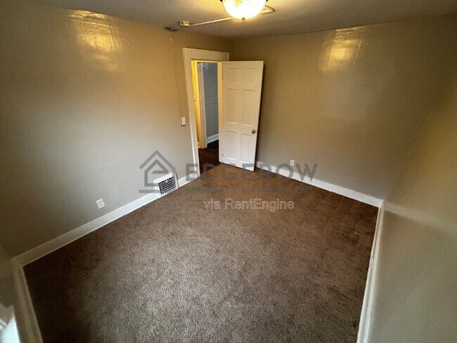 Building Photo - 1263 College Ave NE