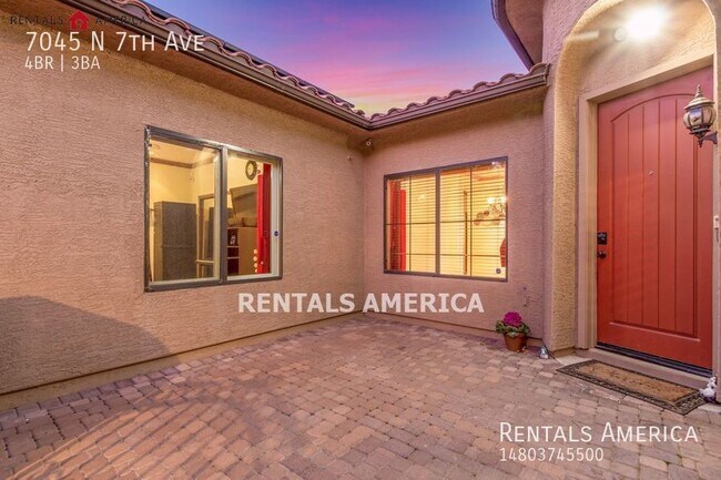 Building Photo - Central Phoenix Home W/ Solar panels and P...