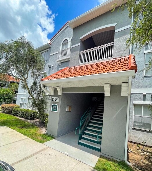 Building Photo - 18001 Richmond Pl Dr