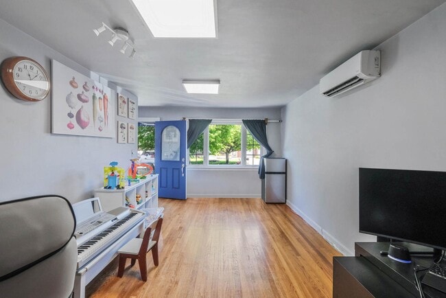 Building Photo - 2288 3rd St