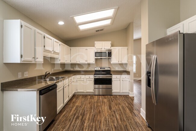 Foto del edificio - 8717 Irongate Dr