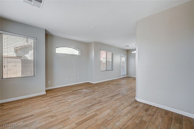 Foto del edificio - 684 Sumatra Pl