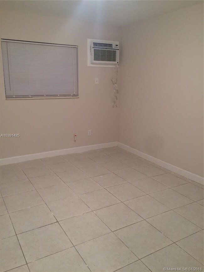 Foto del edificio - 13170 NW 30th Ave