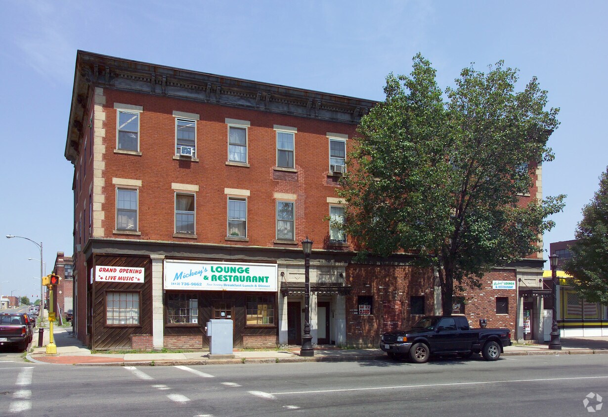 Building Photo - 181-187 Chestnut St