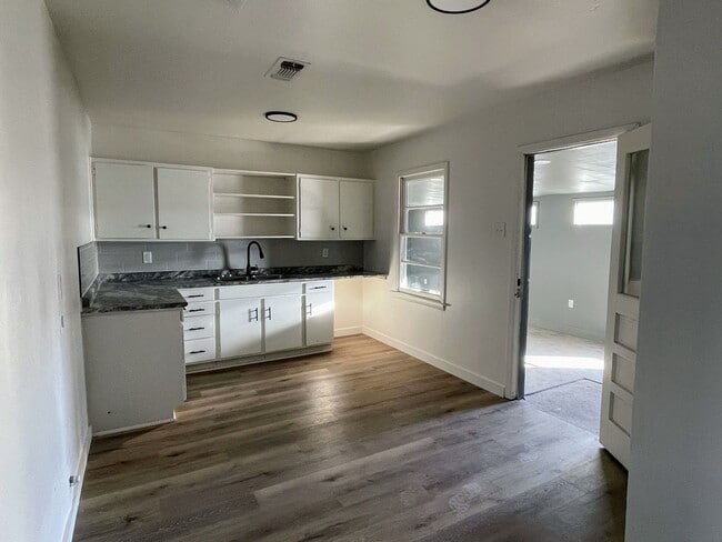 Building Photo - Snyder’s Sweet Spot: Modern Comfort Meets Country Charm