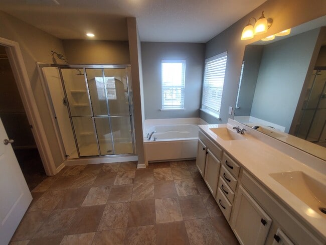 Foto del edificio - 5 BR 3 BA Single Family Home in North Hugo Minneapolis