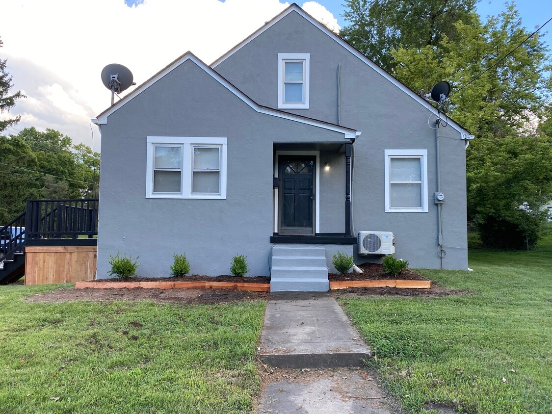 787 Pennsylvania St, Leavenworth, KS 66048 House Rental in