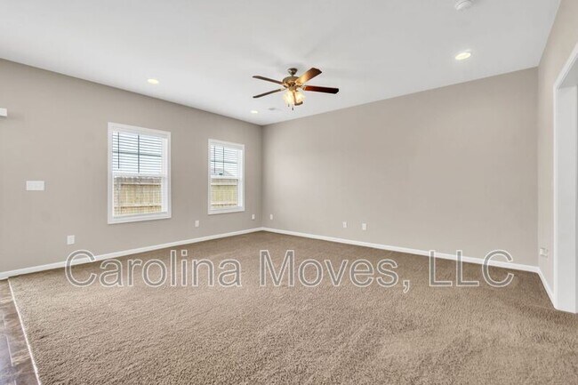 Building Photo - 125 Viewmont Dr