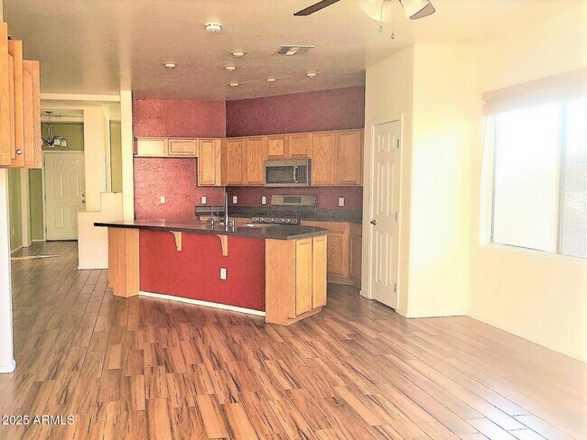 Building Photo - 7062 W Palmaire Ave